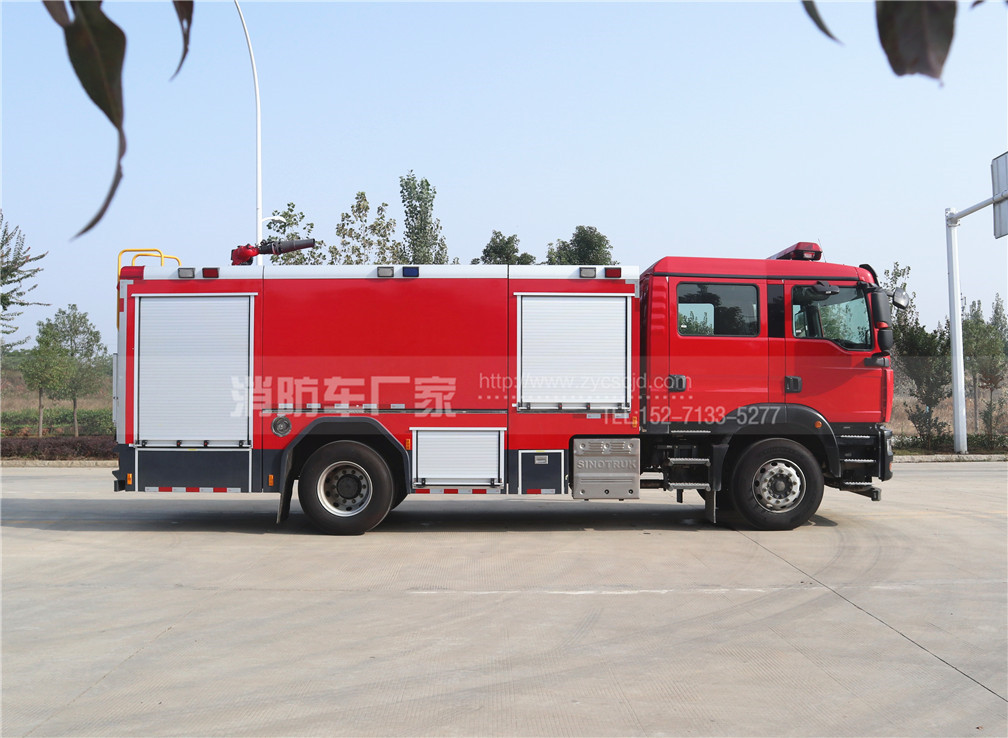 8����ĭ����܇(ch��)�������ǵ¿���