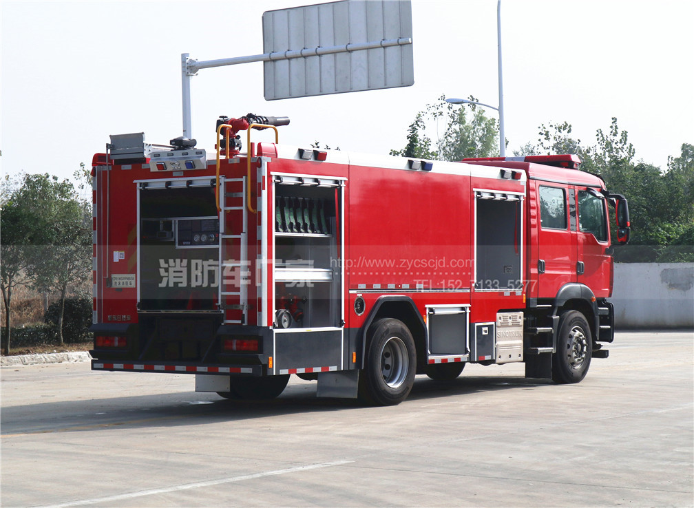 8����ĭ����܇(ch��)�������ǵ¿���